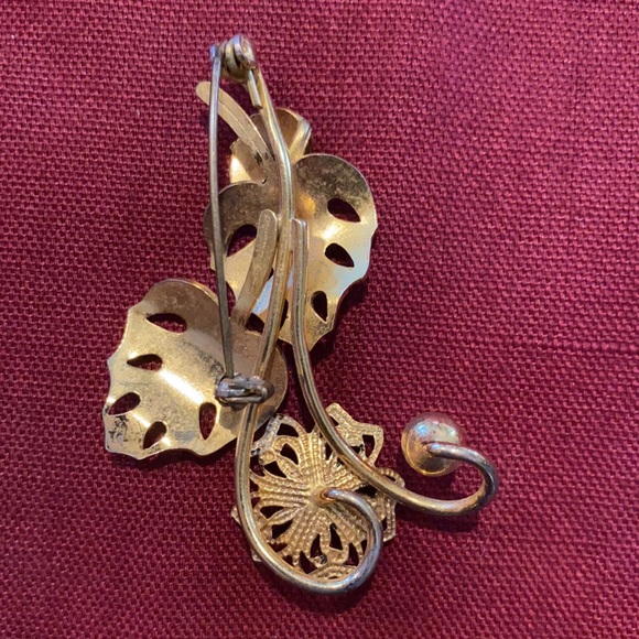 Gold leaf pearl style brooch pin - Picture 6 of 6